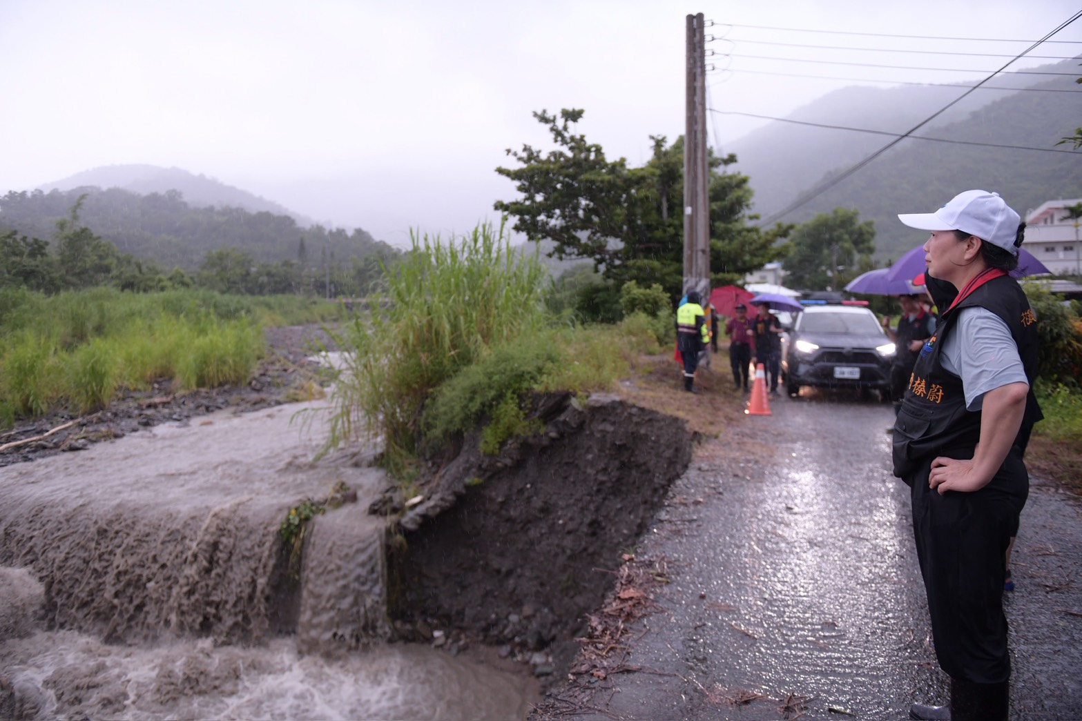 薇帕颱風挾帶豪雨　縣長徐榛蔚率隊即赴十餘處現地勘查 掌握災情