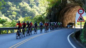 臺灣KOM夏季登山王之路16國500名自行車好手同台競技李廷威封王、林怡伶封后