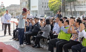 總統出席《跟著朦朧潮濕的一天去澎湖》開展記者會