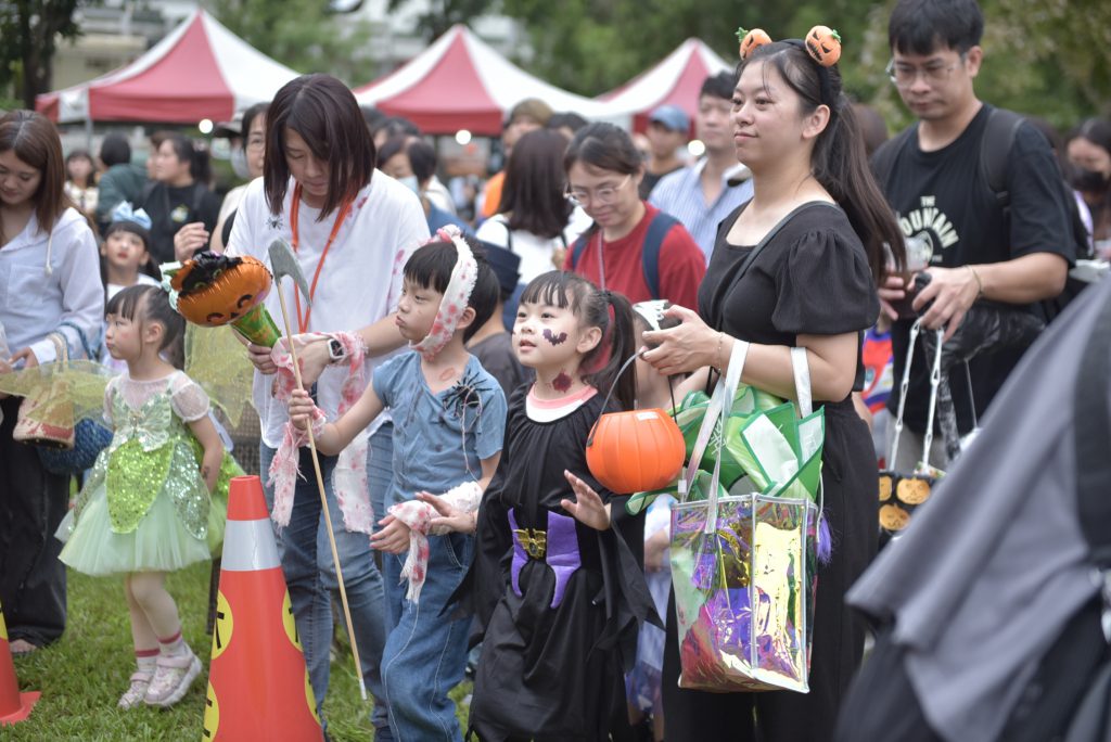 不給糖就搗蛋　花蓮市幼萌怪小腳印出發　社區歷險慶萬聖節插图1
