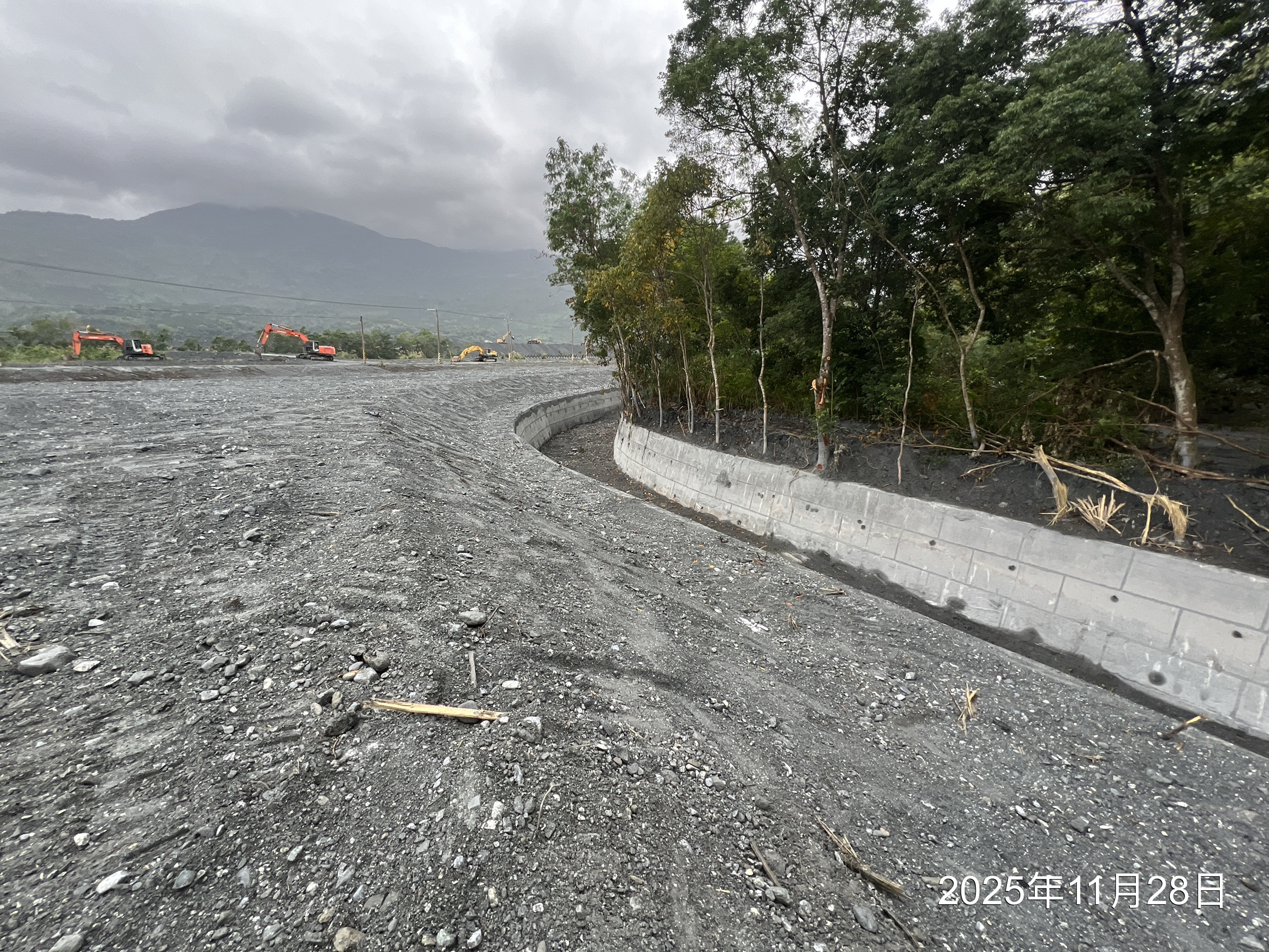 花蓮縣政府辦理    萬榮鄉明利村    長橋排水上游野溪清疏完成 改善馬太鞍溪溢堤致災情況