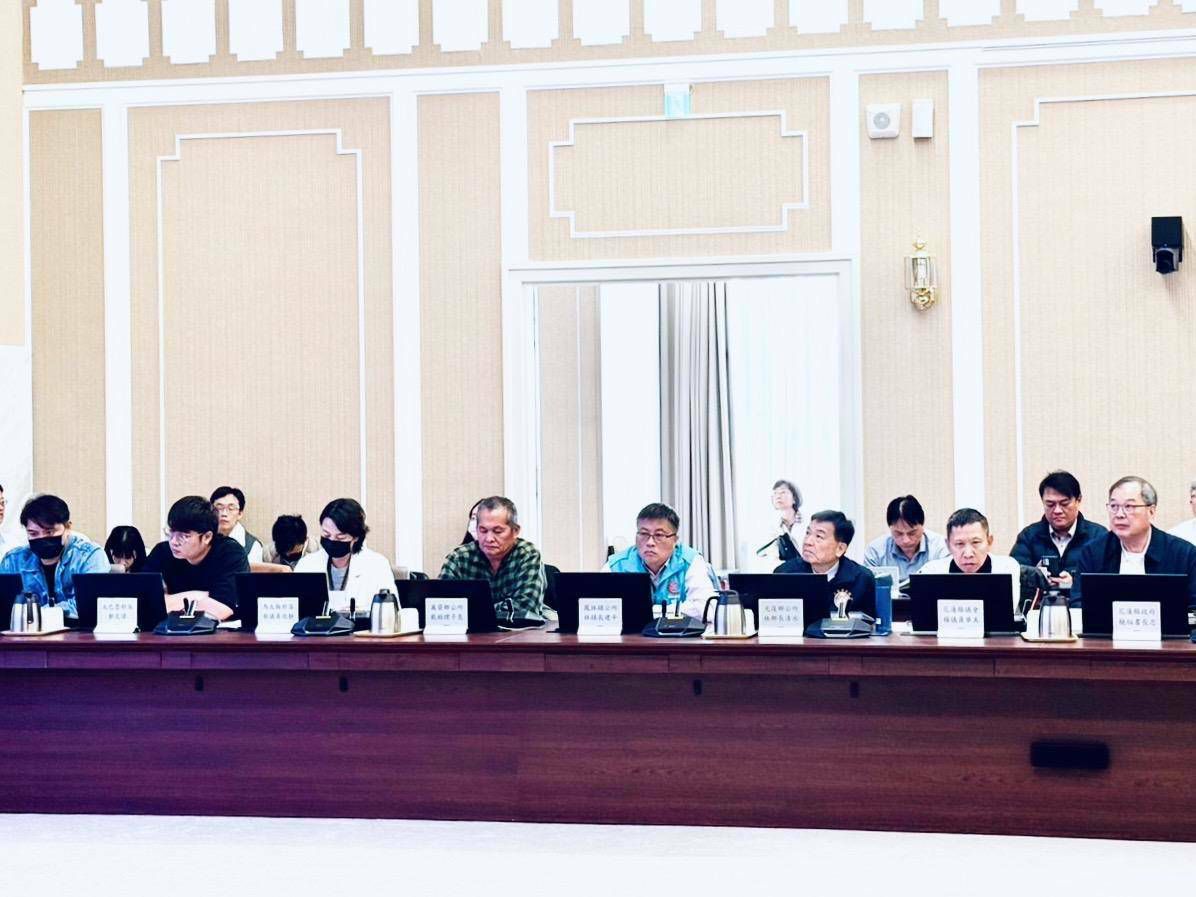 花蓮縣政府出席馬太鞍溪堰塞湖中央協調會報　建請重視民生經濟   提高復業補助與風險去化缩略图