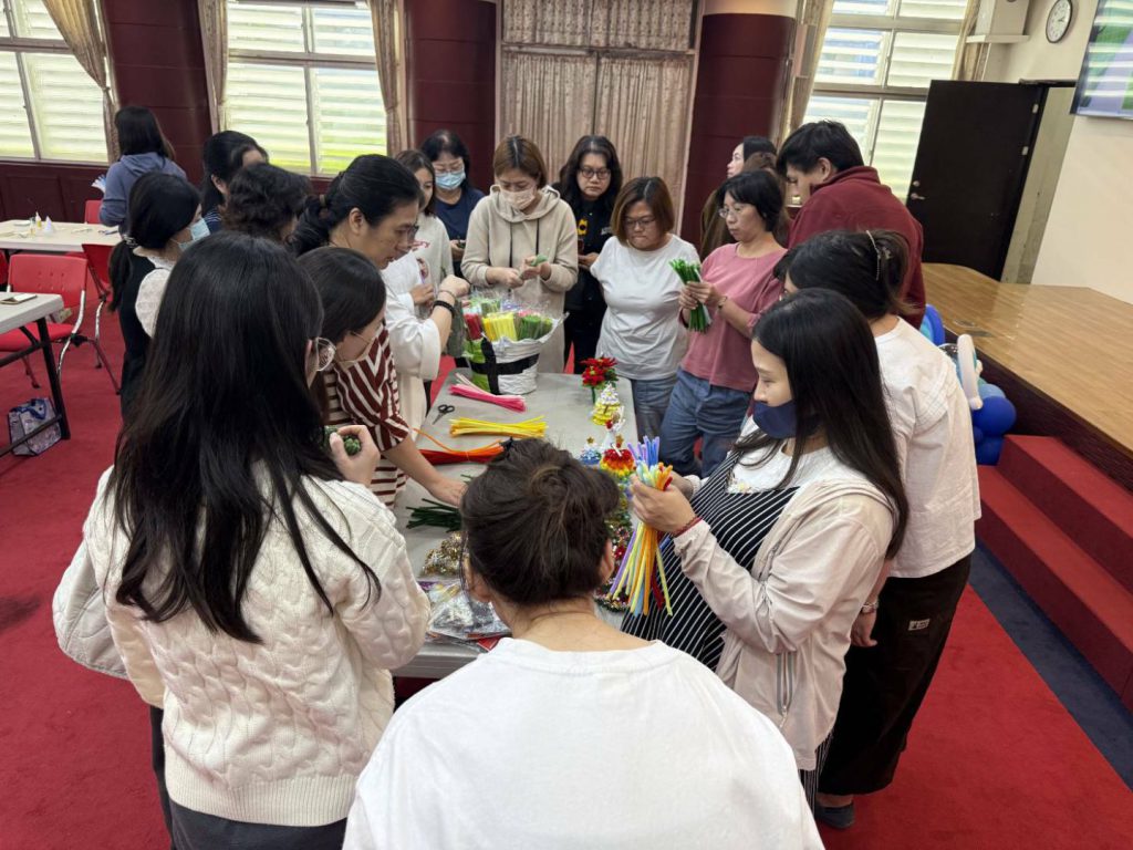 「樹於你的聖誕節」傳遞溫暖    縣府手作工作坊陪伴同仁迎歲末插图1