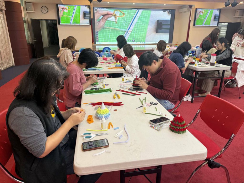 「樹於你的聖誕節」傳遞溫暖    縣府手作工作坊陪伴同仁迎歲末插图2