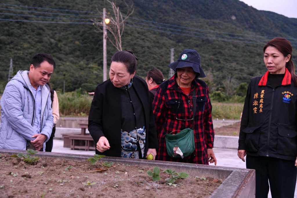 縣長徐榛蔚會勘社區農村再生工程    建構新城鄉、秀林鄉地方休憩能量插图2