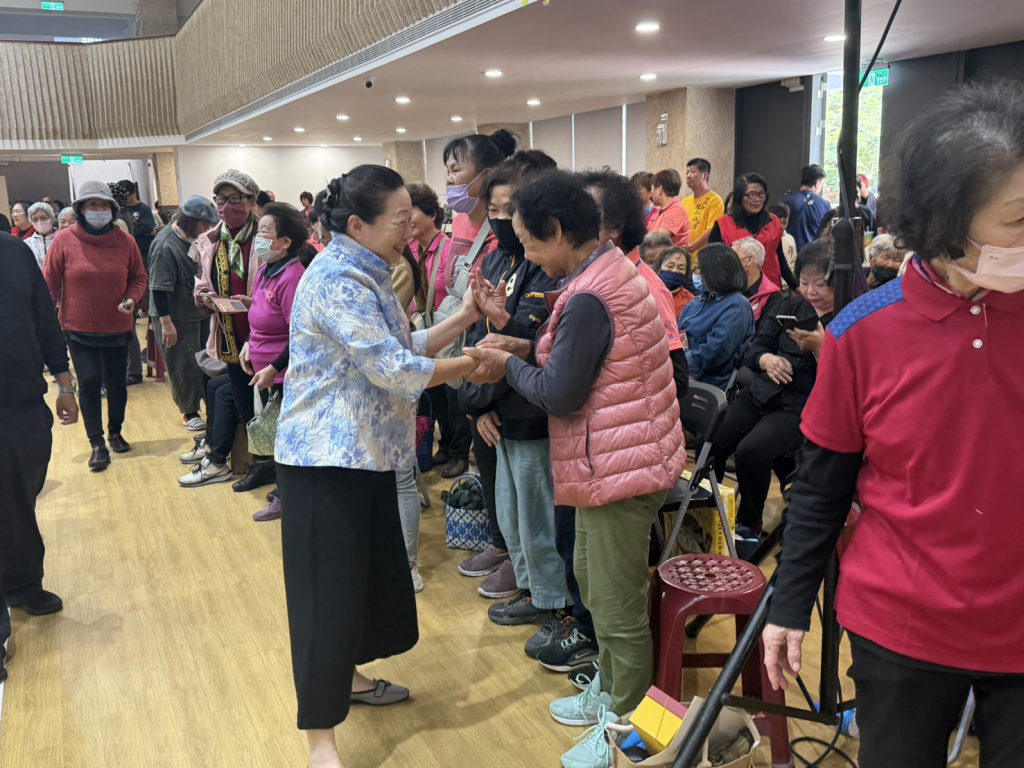 玉里鎮婦女會「2025年榛情傳愛*點亮幸福文化在巷子裡」活動 縣長出席體驗手作擂茶插图1 玉里鎮婦女會「2025年榛情傳愛*點亮幸福文化在巷子裡」活動 縣長出席體驗手作擂茶插图1