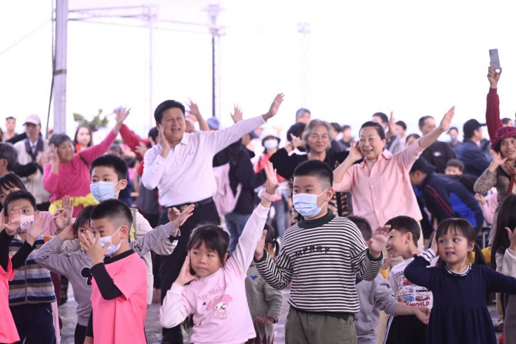 浪愛一起走、幸福緊緊留 花蓮健走嘉年華 縣長徐榛蔚與鄉親漫步太平洋左岸插图1 浪愛一起走、幸福緊緊留 花蓮健走嘉年華 縣長徐榛蔚與鄉親漫步太平洋左岸插图1