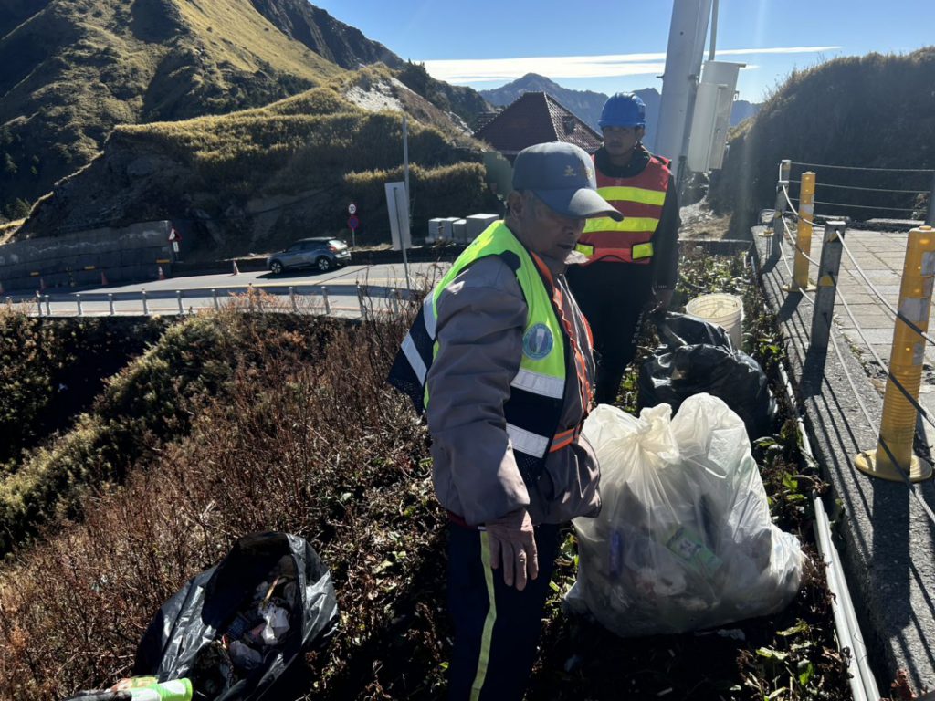 太管處呼籲民眾 共同維護高山生態環境 亂丟垃圾將加強稽查插图 太管處呼籲民眾 共同維護高山生態環境 亂丟垃圾將加強稽查插图