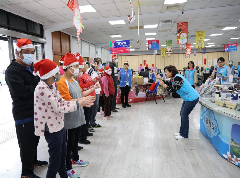 黎明教養院至吉安鄉公所報佳音 鄉長游淑貞迎接祝福傳愛迎聖誕插图 黎明教養院至吉安鄉公所報佳音 鄉長游淑貞迎接祝福傳愛迎聖誕插图