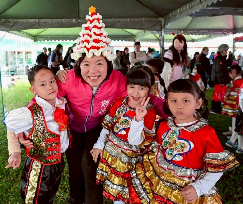 聖誕老公公在吉安鄉迷路了    鄉長游淑貞與鄉幼孩子一起尋找插图2