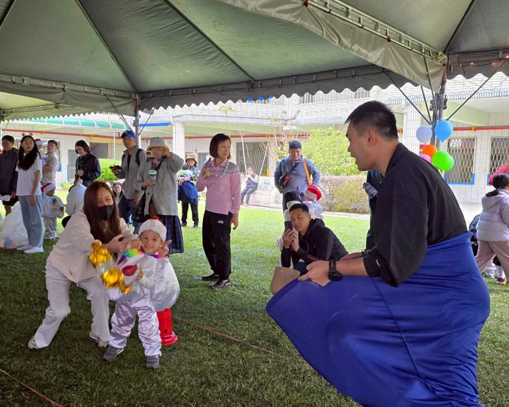 聖誕老公公在吉安鄉迷路了    鄉長游淑貞與鄉幼孩子一起尋找插图4