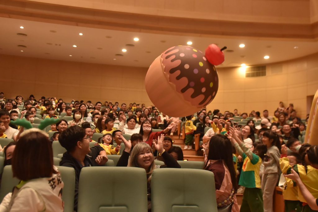 花蓮市幼平安夜欣賞專業音樂劇　孩子沉浸歡唱迎聖誕插图3