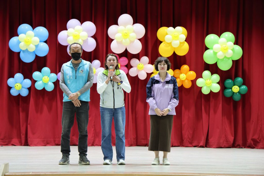 縣運會花蓮市隊蟬聯第一　市長魏嘉彥頒獎祝賀   市民代表莊依婕推動建構運動健康城市插图1