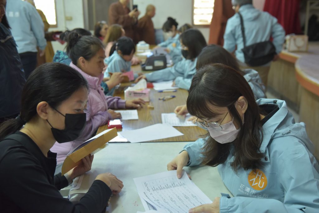 跨縣市送暖馳援光復 市長魏嘉彥攜手南投佛教會捐助逾千萬插图2 跨縣市送暖馳援光復 市長魏嘉彥攜手南投佛教會捐助逾千萬插图2