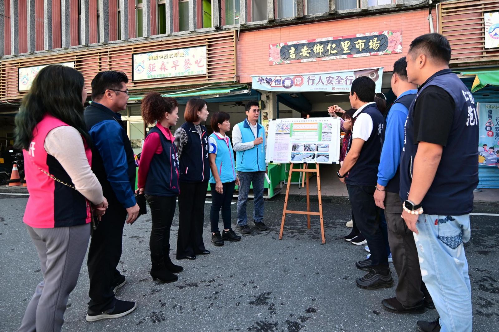 吉安鄉長游淑貞    現勘仁里市場隔熱工程    完成市場設施改善    打造舒適市場環境缩略图