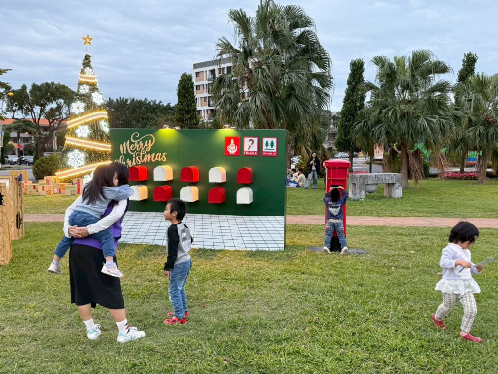 114年聖誕點燈 溫馨與祝福的幸福快遞 請您簽收插图1 114年聖誕點燈 溫馨與祝福的幸福快遞 請您簽收插图1