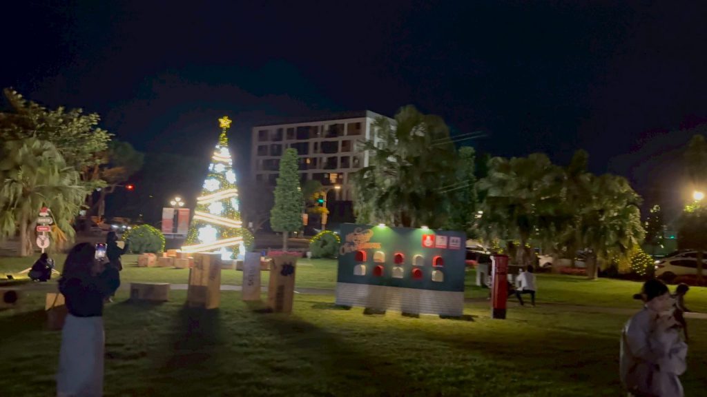 「幸福快遞,請簽收」 114年幸福聖誕城點燈 縣長徐榛蔚:體現分享與愛插图1 「幸福快遞,請簽收」 114年幸福聖誕城點燈 縣長徐榛蔚:體現分享與愛插图1