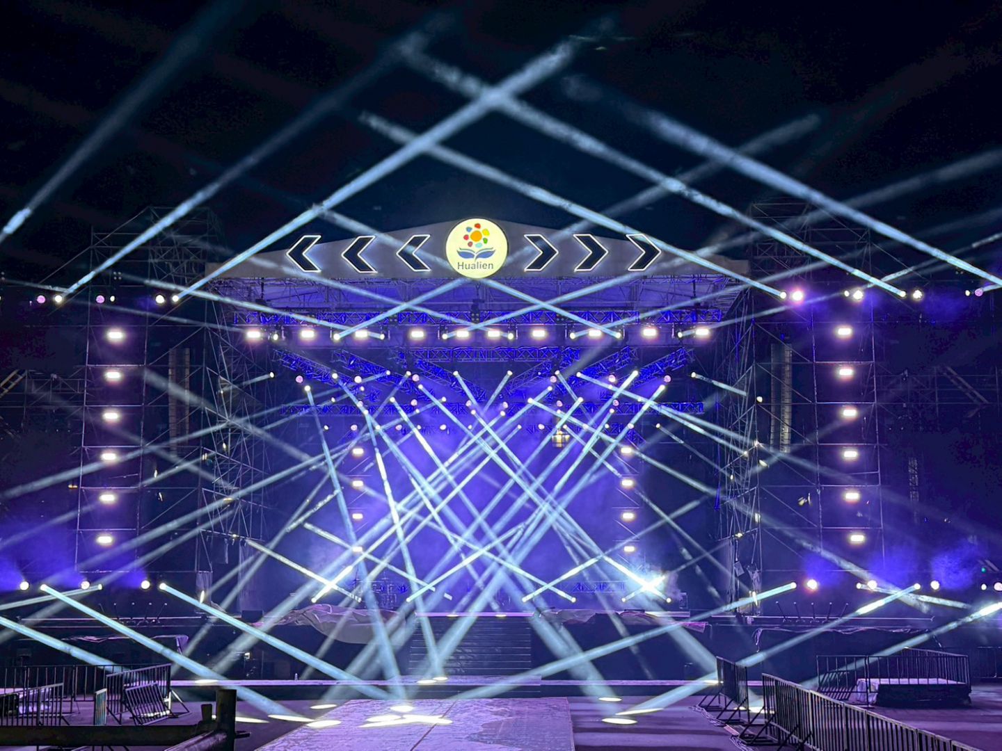 聲之波動、光之舞影    跨年聲光搶先曝缩略图