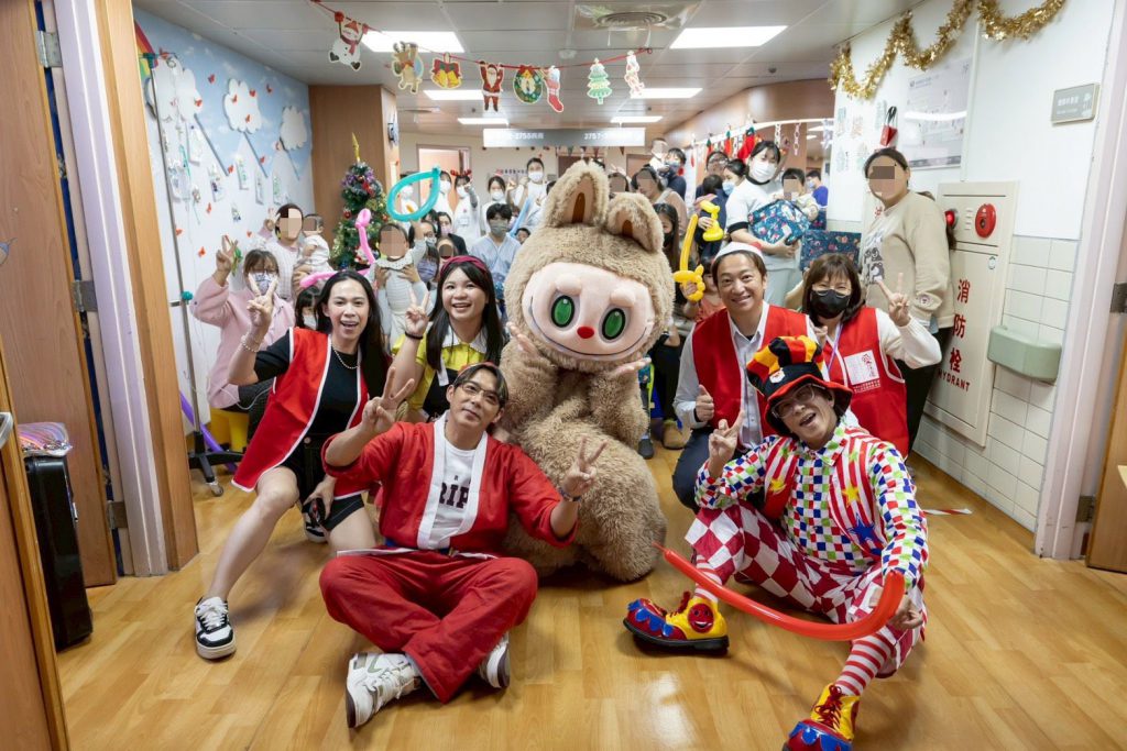 縣議員魏嘉賢聖誕前夕走進兒童病房    把歡笑與祝福送到床邊插图