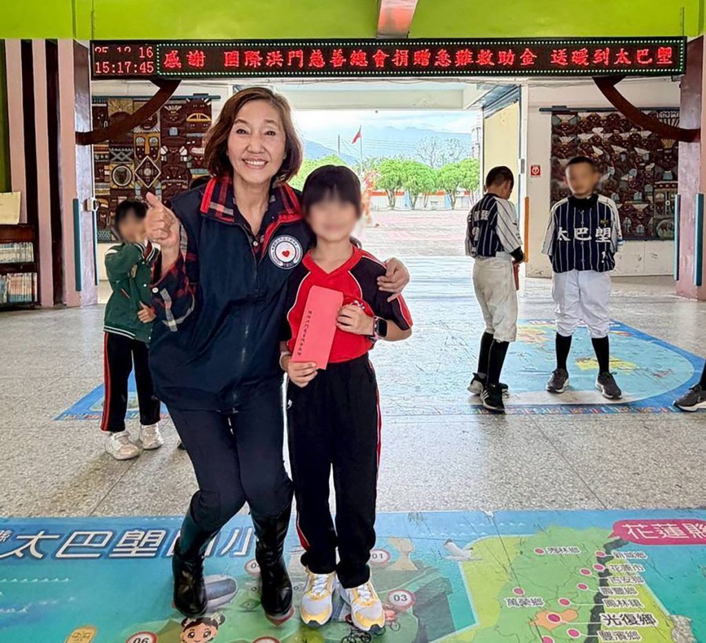 縣議員魏嘉賢轉介    國際洪門慈善總會光復災區捐贈助學金插图2