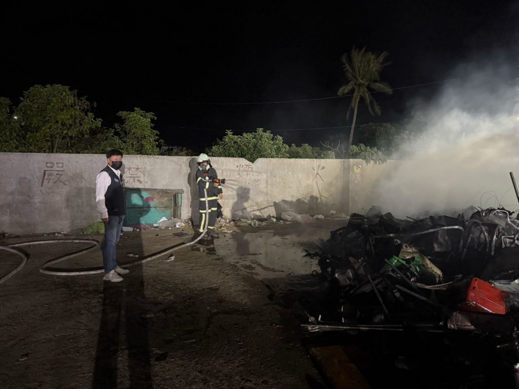 臺東市資源回收場發生火警 迅速撲滅 市長陳銘風呼籲正確回收鋰電池插图2 臺東市資源回收場發生火警 迅速撲滅 市長陳銘風呼籲正確回收鋰電池插图2