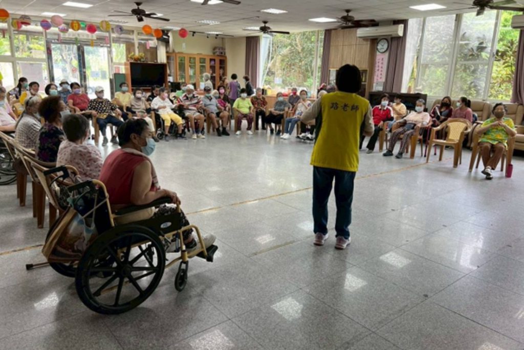 「路老師」走入村里    宣講交通安全    建構高齡友善城市插图1