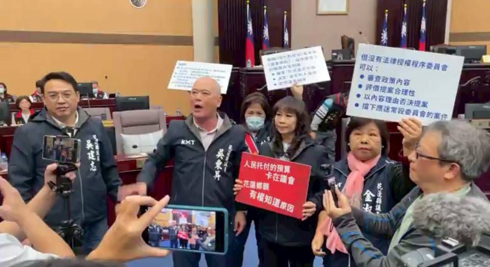 中國國民黨議會黨團招開記者會    譴責少數議員壟斷程序、架空議會監督權力