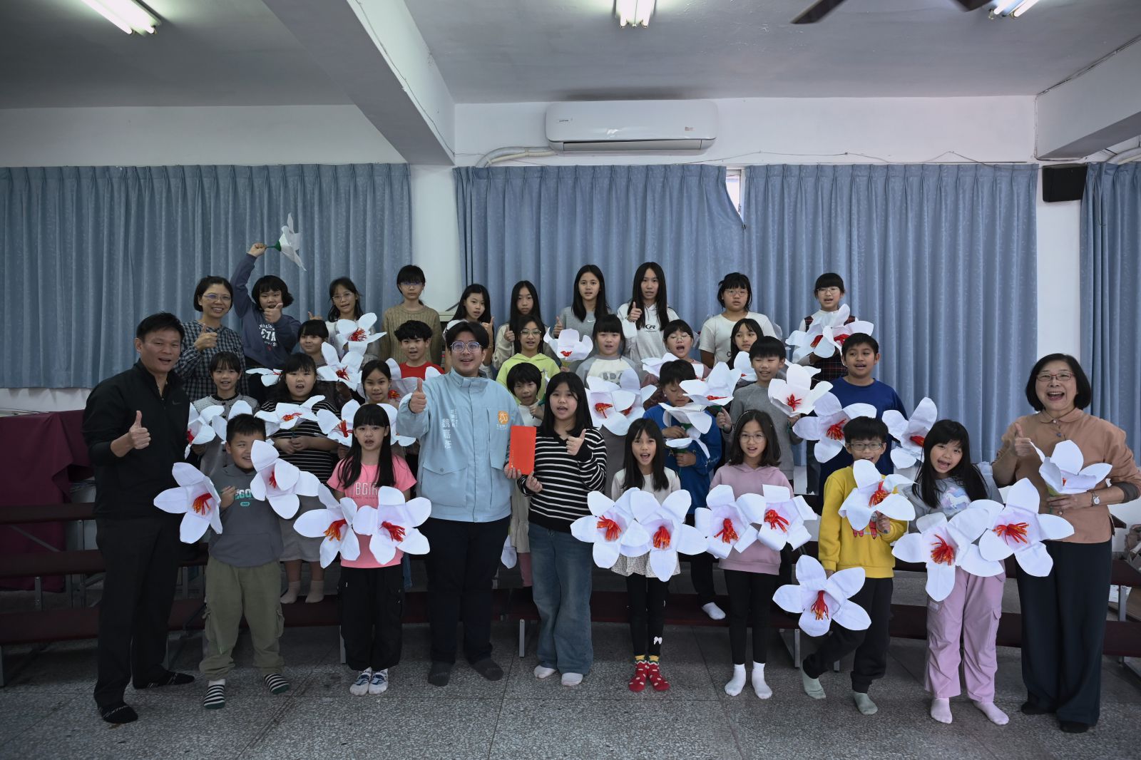 企業攜手校園　市長魏嘉彥代為捐贈   支持明廉國小哈客合唱團缩略图