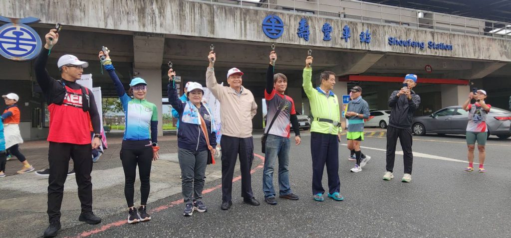 壽豐鄉長曾淑懿 潭南社補給站 支持盲人環臺公益路跑插图 壽豐鄉長曾淑懿 潭南社補給站 支持盲人環臺公益路跑插图