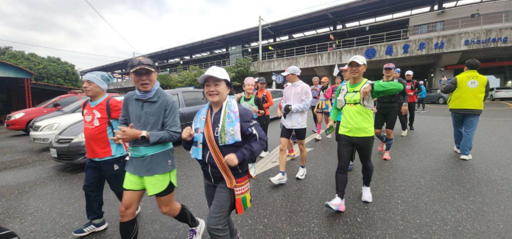 壽豐鄉長曾淑懿 潭南社補給站 支持盲人環臺公益路跑插图1 壽豐鄉長曾淑懿 潭南社補給站 支持盲人環臺公益路跑插图1