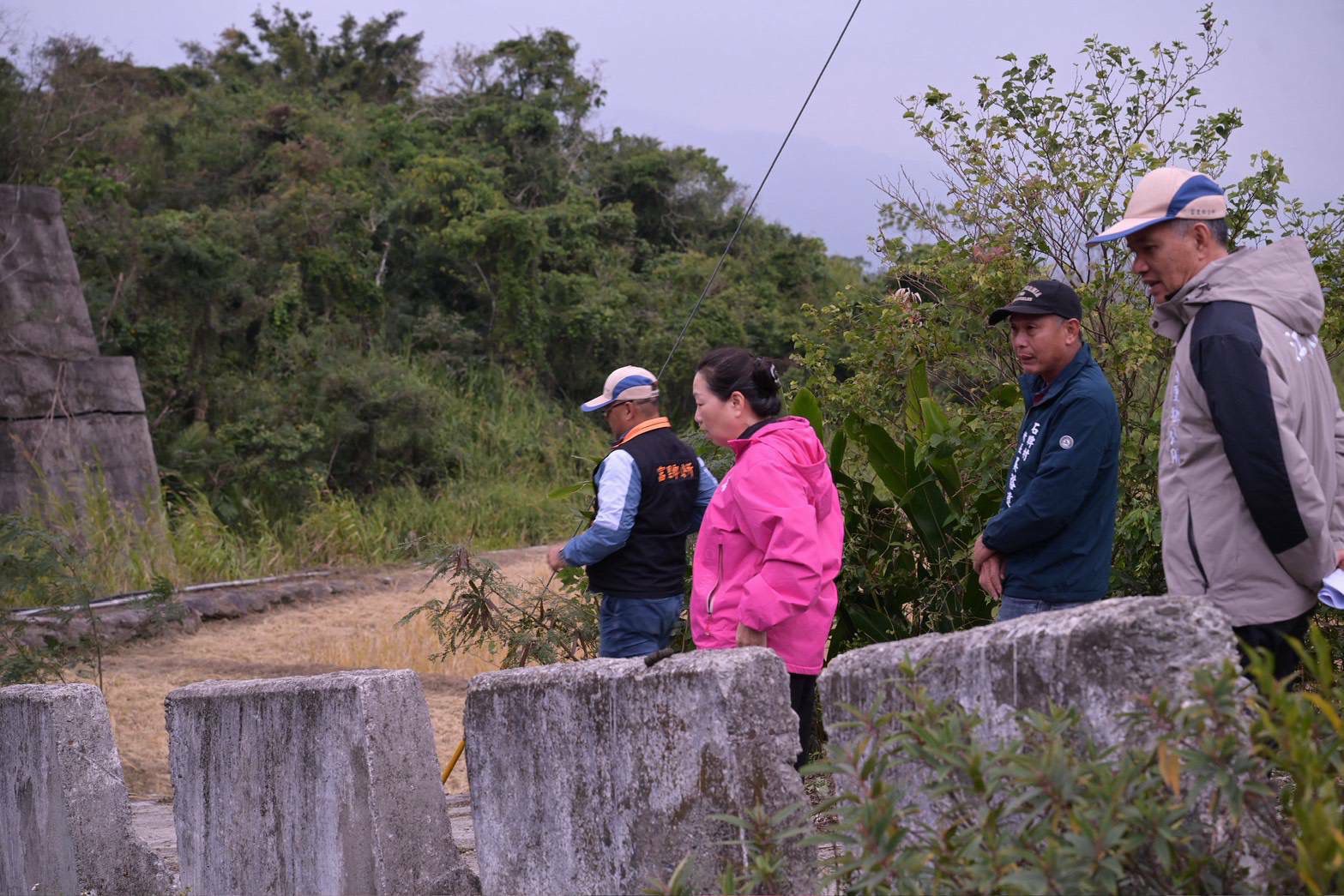 縣長徐榛蔚會勘村里長提案改善建議     重視基層提升地方基礎建設缩略图