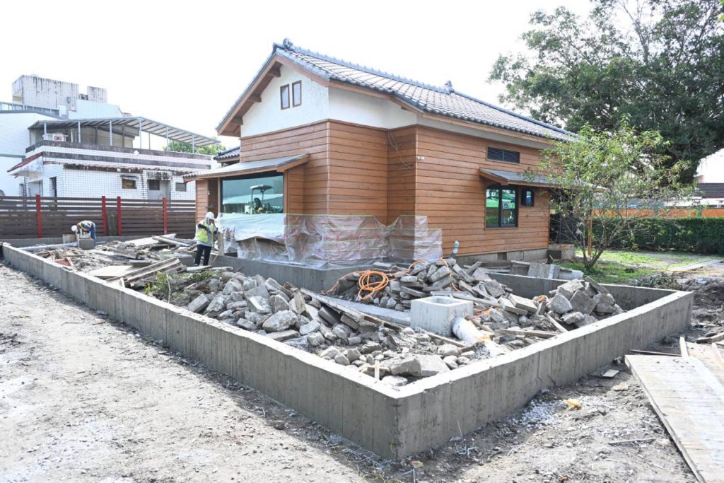 深化地方文化建設、活化公共空間施政成果     縣長徐榛蔚視察校長夢工廠進度插图2