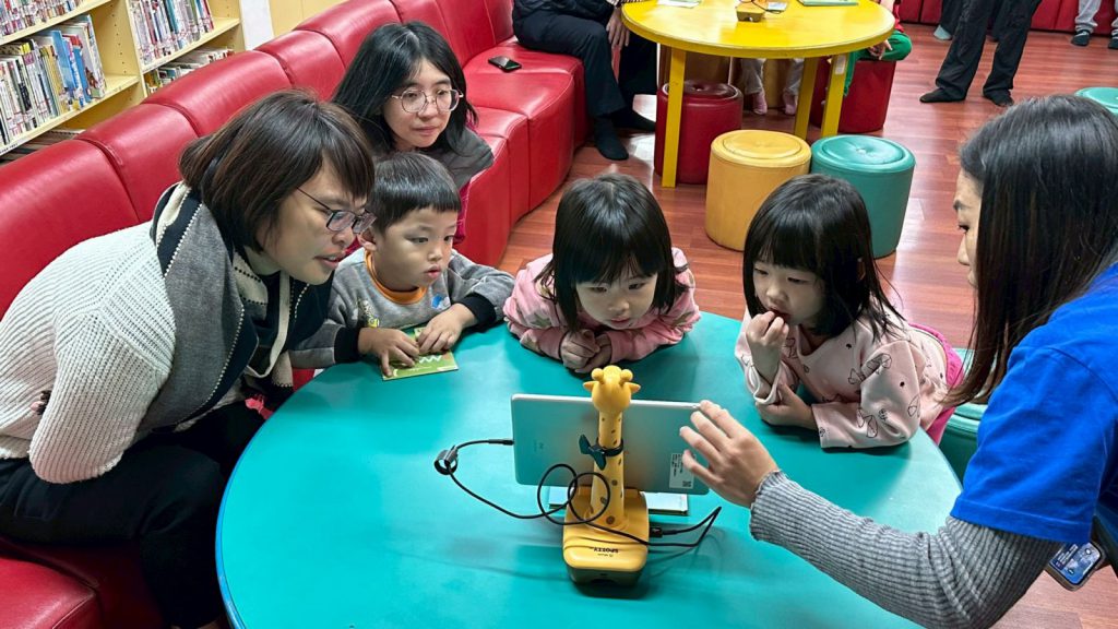 花蓮市立圖書館推動AR互動繪本   打造親子雙語閱讀新體驗插图