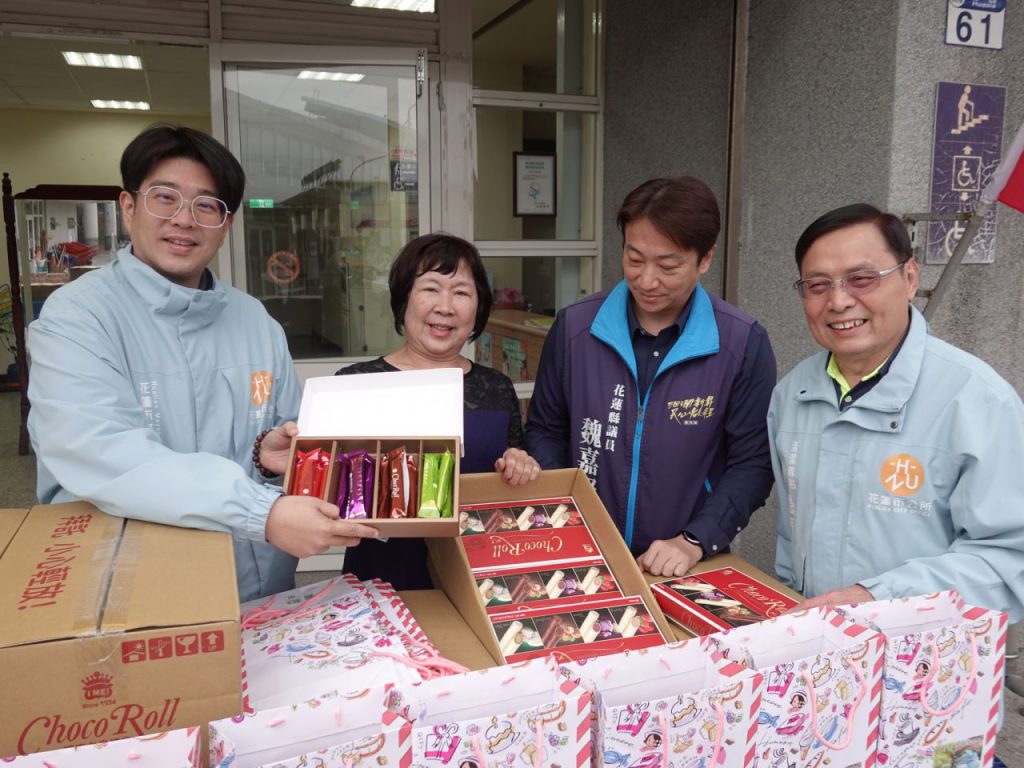 感謝清潔隊辛勞 松成號國際有限公司捐贈巧克力捲餅挺基層插图 感謝清潔隊辛勞 松成號國際有限公司捐贈巧克力捲餅挺基層插图