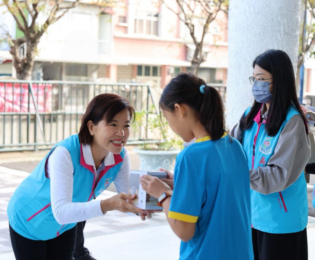 吉安鄉稻香國小跳繩、跆拳冠全國    鄉長游淑貞貼紅榜、賀師生插图