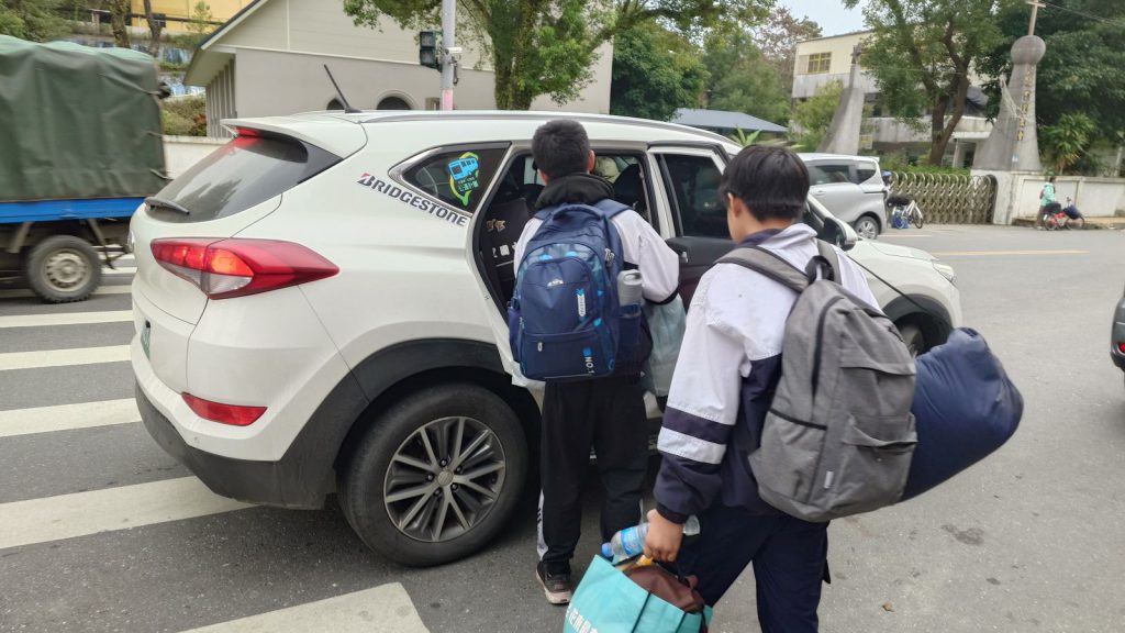 花蓮縣府守護學生通學安全    協助推動學生交通車更新插图1