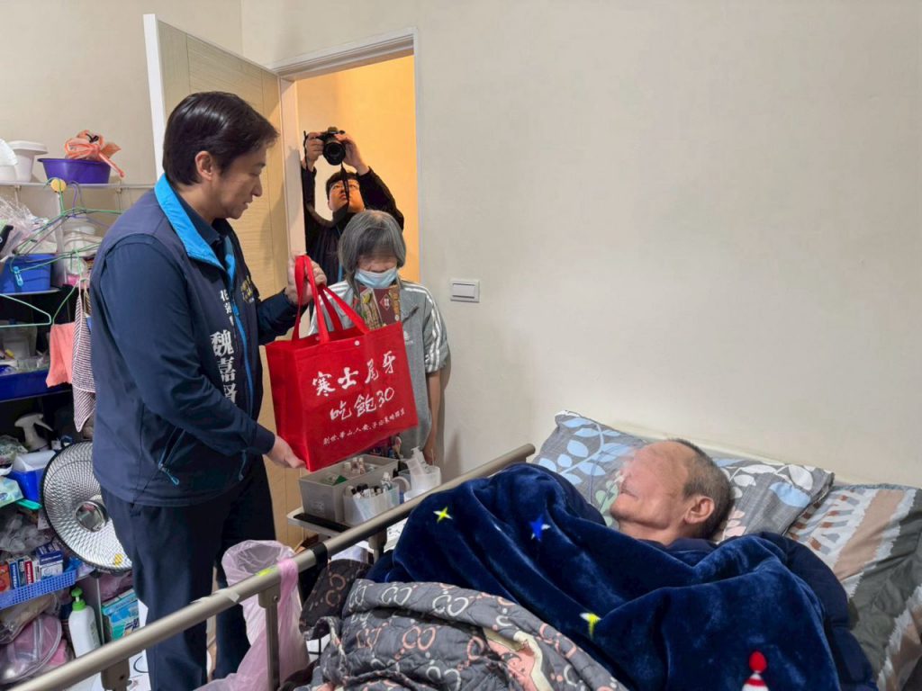 「第36屆寒士吃飽30」 創世花蓮攜手鄉長、議員關弱勢送禮到家插图2
