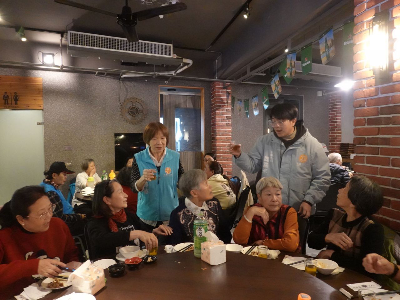 花蓮市公所退休人員餐會　市長魏嘉彥感謝前輩長年奉獻缩略图