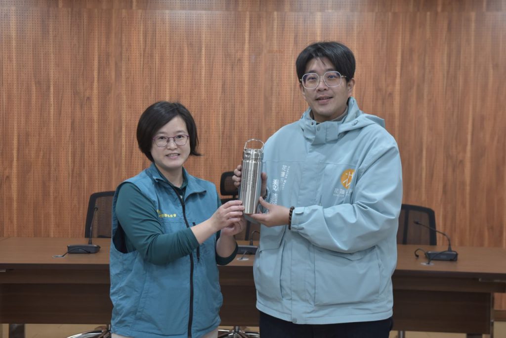 張榮發基金會送暖火災戶　市長魏嘉彥陪同發贈慰問金插图