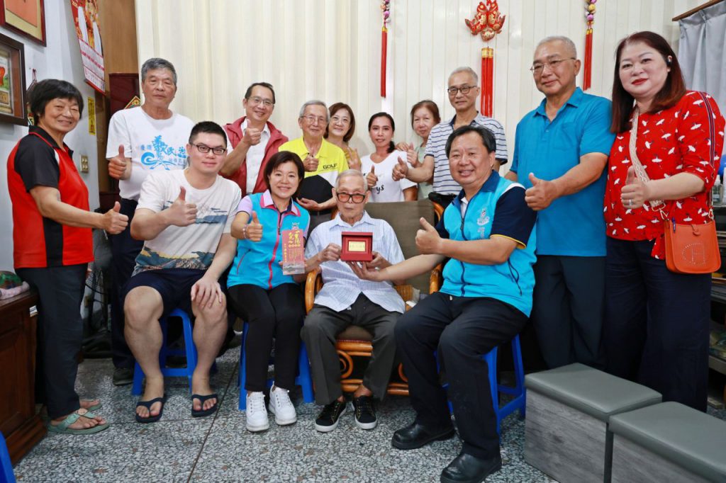 吉安鄉長游淑貞率鄉公所團隊向鄉親拜年 感謝攜手創造幸福吉安插图1 吉安鄉長游淑貞率鄉公所團隊向鄉親拜年 感謝攜手創造幸福吉安插图1