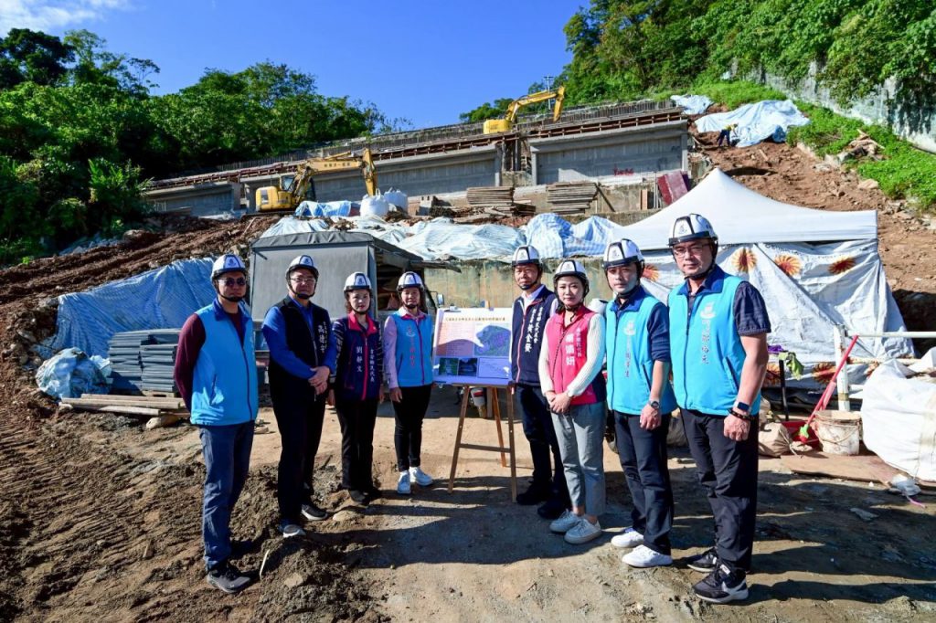 吉安鄉長游淑貞率鄉公所團隊向鄉親拜年 感謝攜手創造幸福吉安插图3 吉安鄉長游淑貞率鄉公所團隊向鄉親拜年 感謝攜手創造幸福吉安插图3