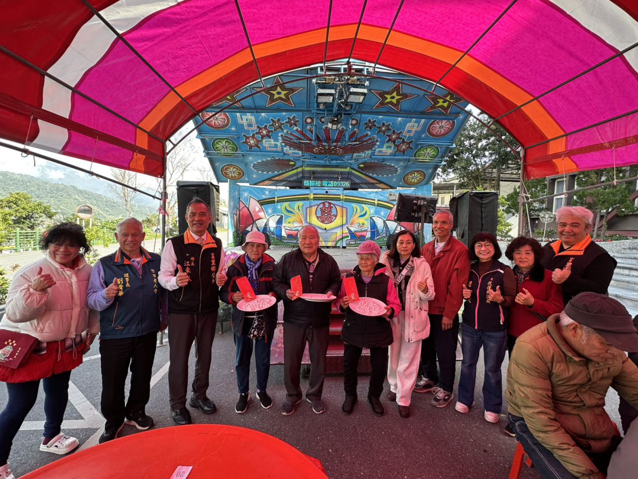 手心搓出幸福感    富里鄉「歲末慶團圓－長者搓湯圓比賽」歡樂無限請新春缩略图