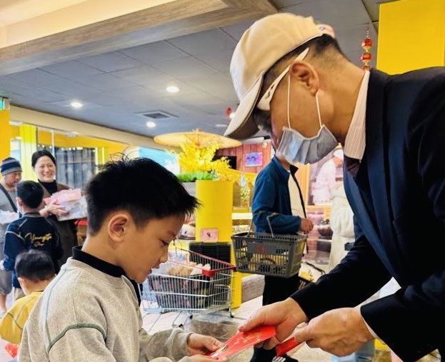 曾記麻糬創辦人董椿霳發送馬年幸福小紅包 向員工、顧客及值勤員警致謝插图3