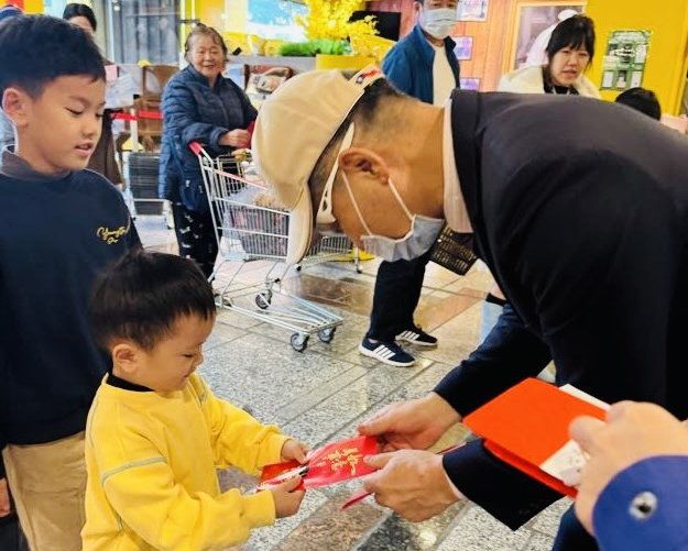 曾記麻糬創辦人董椿霳發送馬年幸福小紅包 向員工、顧客及值勤員警致謝缩略图