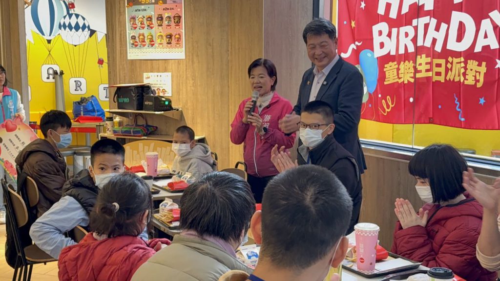 吉安鄉長游淑貞率公所 連結社會企業辦「愛。衣起」暖心GO活動 插图3 吉安鄉長游淑貞率公所 連結社會企業辦「愛。衣起」暖心GO活動 插图3