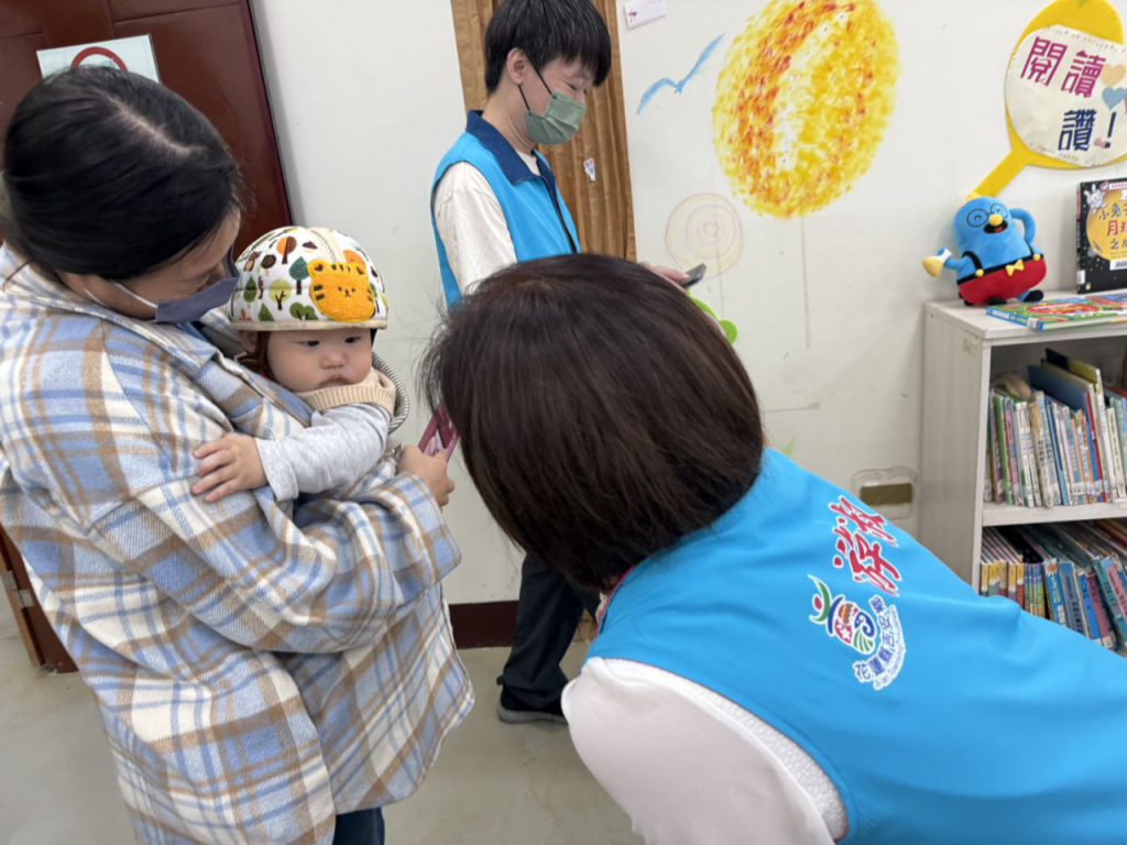 吉安鄉長化身圖書管理員    為爭取4千餘冊新書開箱插图5