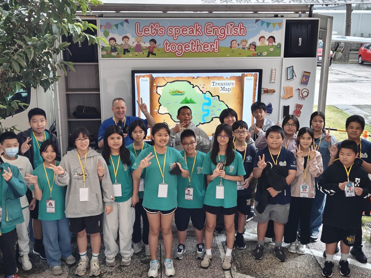 跨越18海哩    相遇臺東    英語行動列車    綠島學生開啟學習新體驗