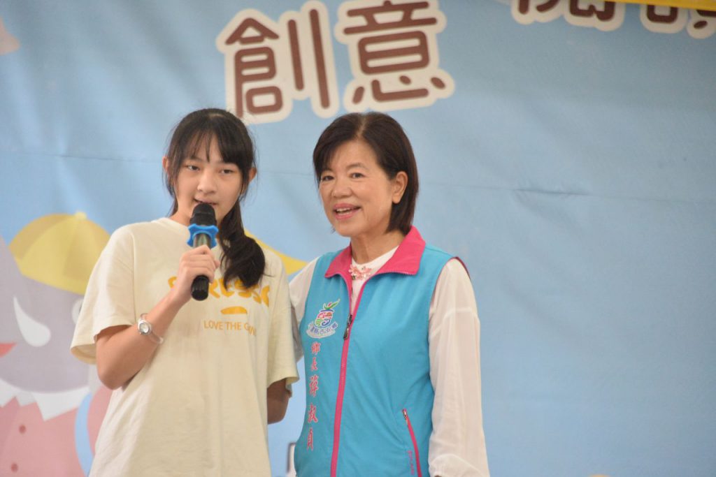 吉安鄉長游淑貞北昌國小發放兒童節助學金 祝褔孩子們兒童節快樂插图6 吉安鄉長游淑貞北昌國小發放兒童節助學金 祝褔孩子們兒童節快樂插图6