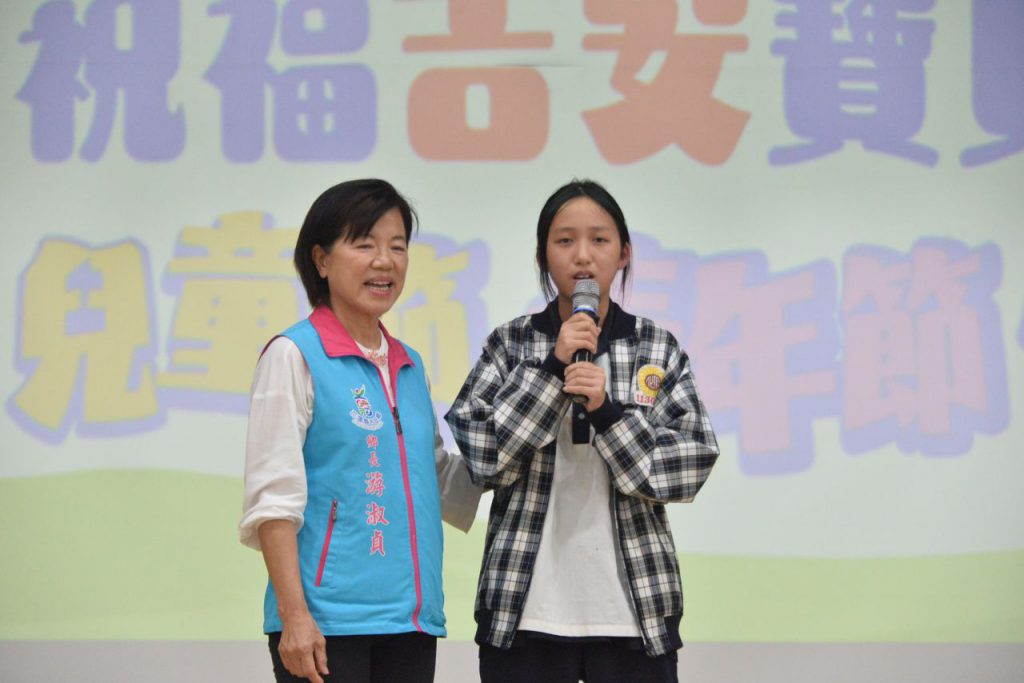 吉安鄉長游淑貞化仁國中    祝褔學子們青年節快樂  擘畫技藝生未來發展插图3
