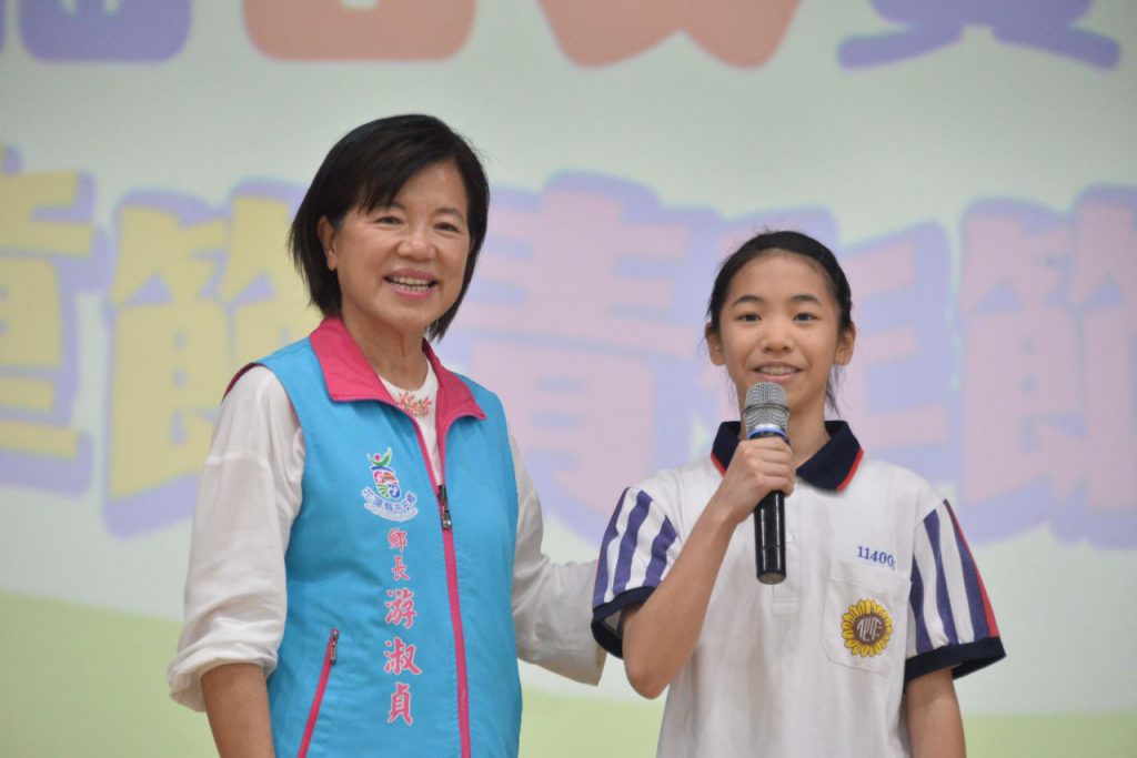 吉安鄉長游淑貞化仁國中    祝褔學子們青年節快樂  擘畫技藝生未來發展插图4